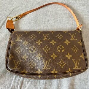 Authentic Louis Vuitton monogram pochette